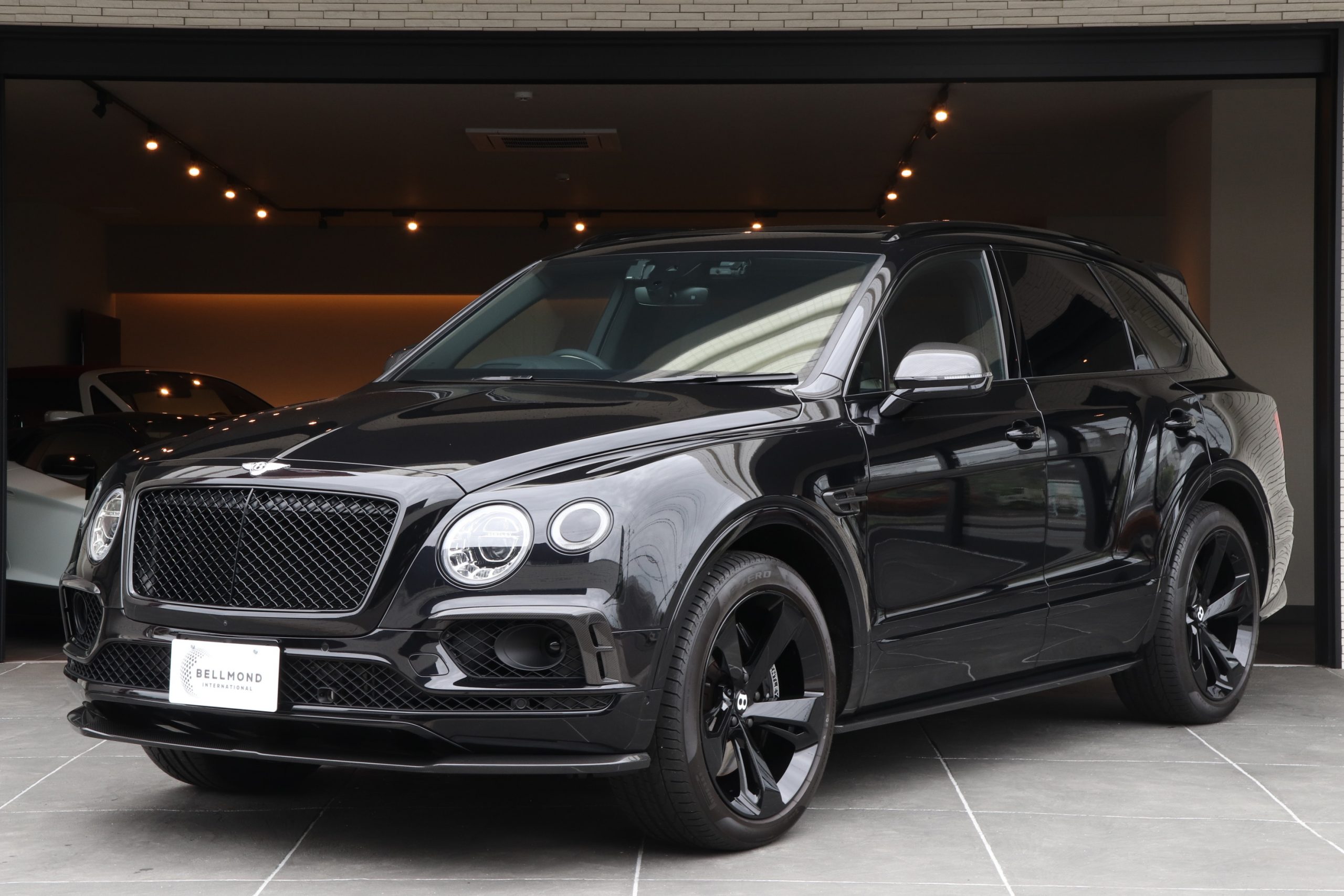 Bentley Bentayga V8 株式会社ベルモンドインターナショナル