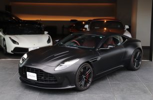 アストンマーティンDB12